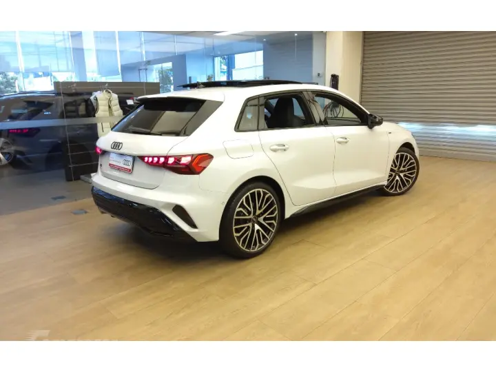 A3 2.0 40 TFSI MHEV SPORTBACK PERFORMANCE BLACK S-TRONIC