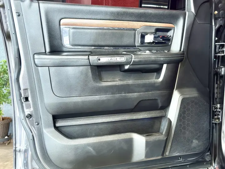 2500 6.7 LARAMIE 4X4 CD I6 TURBO DIESEL 4P AUTOMÁTICO