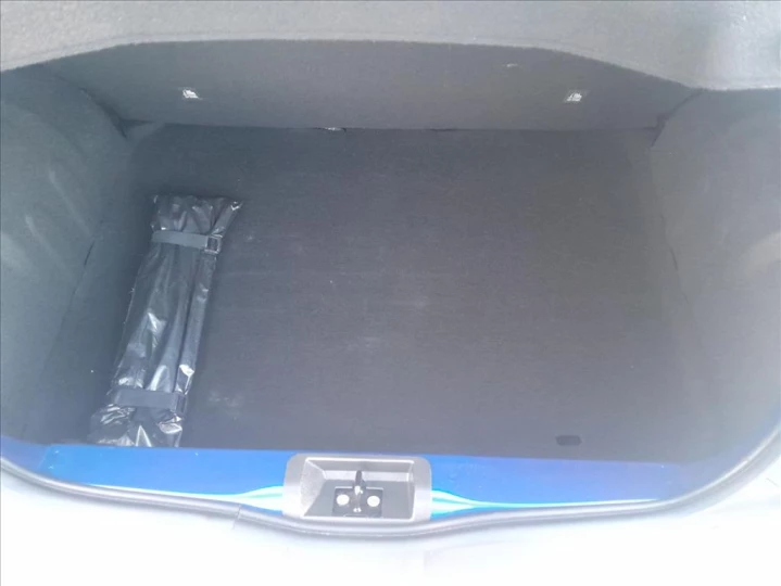KWID 1.0 12V SCE FLEX OUTSIDER MANUAL