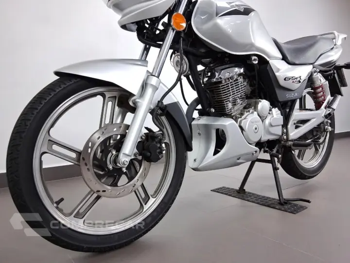 SUZUKI GSR 125 S