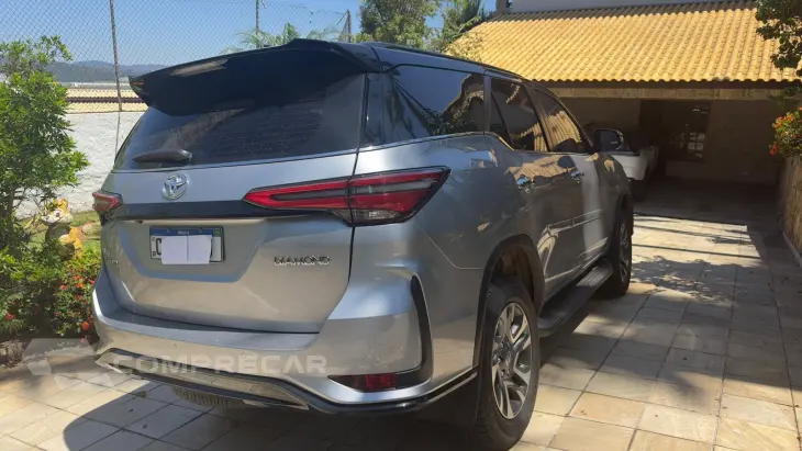 HILUX SW4 2.8 D-4d Turbo Diamond 7L 4X4