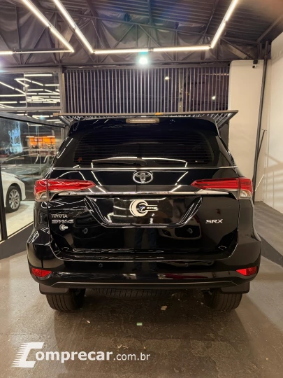HILUX SW4 2.8 D-4d Turbo SRX 7L 4X4