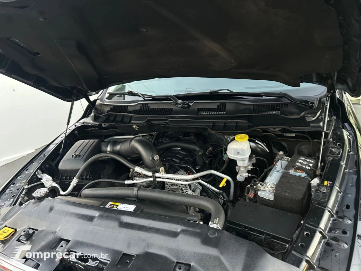 Classic 5.7 V8 Gasolina Laramie Cd 4X4 Automático