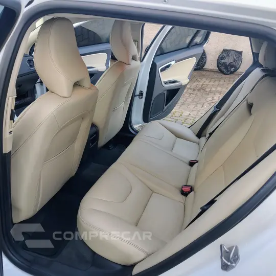 V60 2.0 T4 Momentum