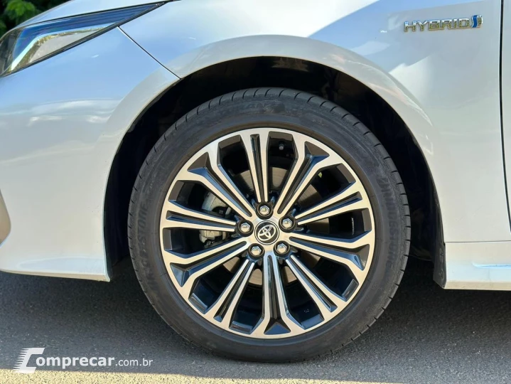 COROLLA 1.8 VVT-I Hybrid Altis Premium