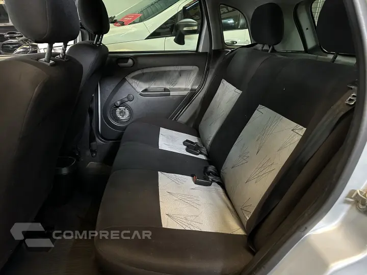 FIESTA 1.6 MPI Class Hatch 8V