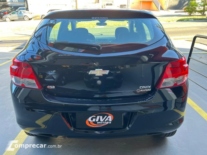 ONIX HATCH LS 1.0 8V FlexPower 5p Mec.