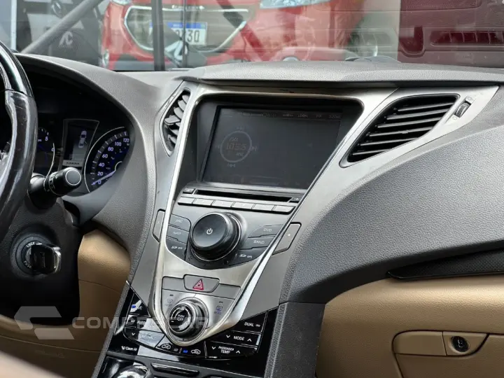 AZERA 3.0 V6 24V 4p Aut.