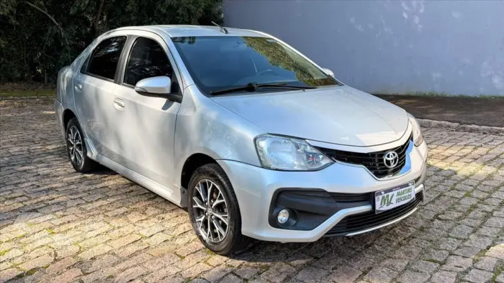 ETIOS 1.5 PLATINUM SEDAN 16V FLEX 4P AUTOMÁTICO
