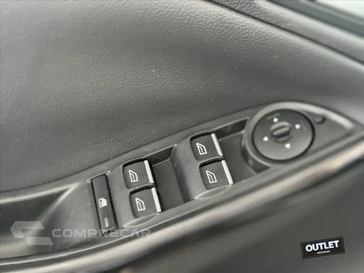 FOCUS 2.0 TITANIUM FASTBACK 16V FLEX 4P POWERSHIFT