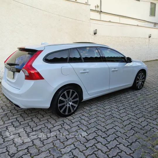 V60 2.0 T4 Momentum