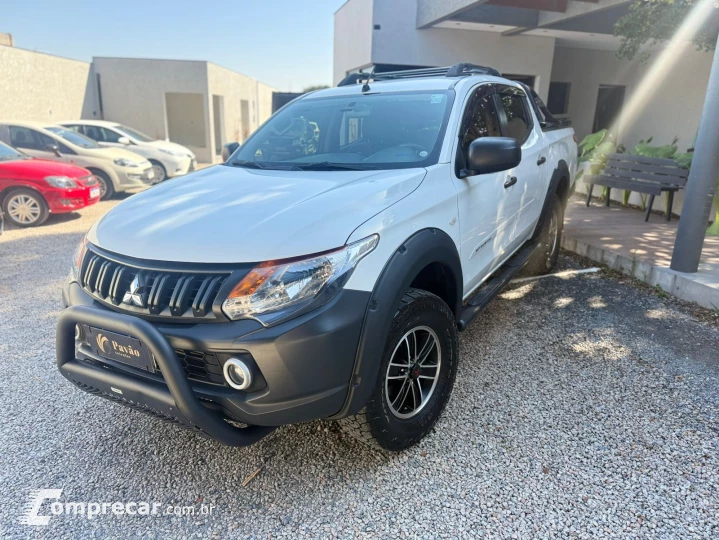 L200 TRITON 2.4 16V Turbo Sport GLS CD 4X4
