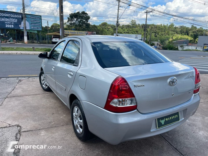 ETIOS 1.5 X Sedan 16V