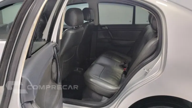POLO SEDAN 1.6 MI 8V