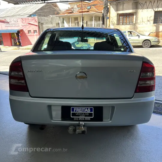 Astra Sed. Advant. 2.0 8V MPFI FlexP. 4p