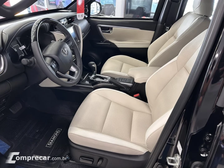 HILUX SW4 2.8 D-4D TURBO DIESEL DIAMOND 7L 4X4 AUTOMÁTICO