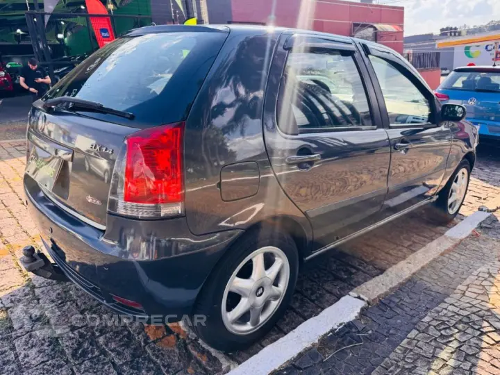 Palio ELX 1.4 Fire/30 Anos F. Flex 8V 4p