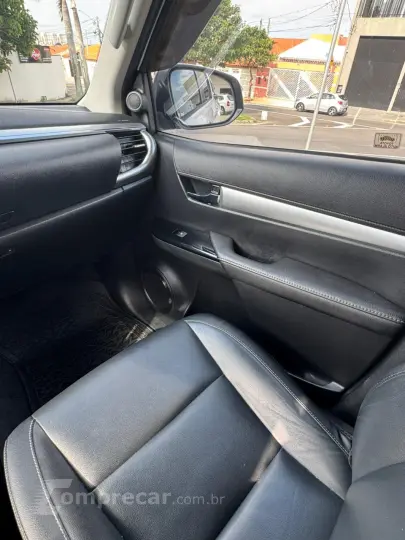 Toyota Hilux SRV CD 4x4 Diesel TDI AT