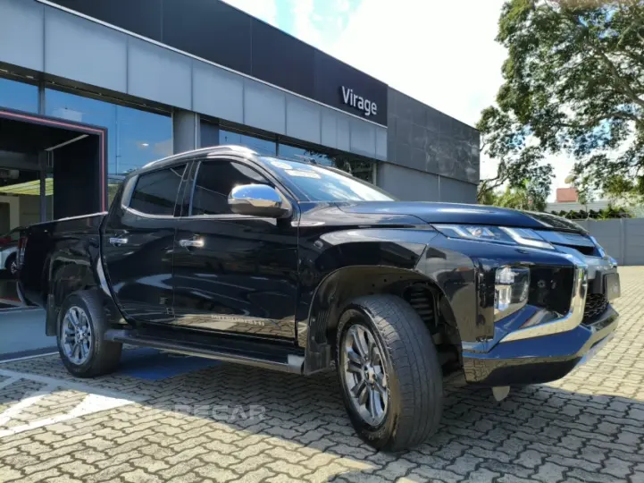 TRITON 2.4 Biturbo CD Hpe-s 4X4