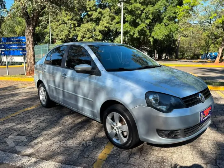 POLO SEDAN 1.6 MI 8V