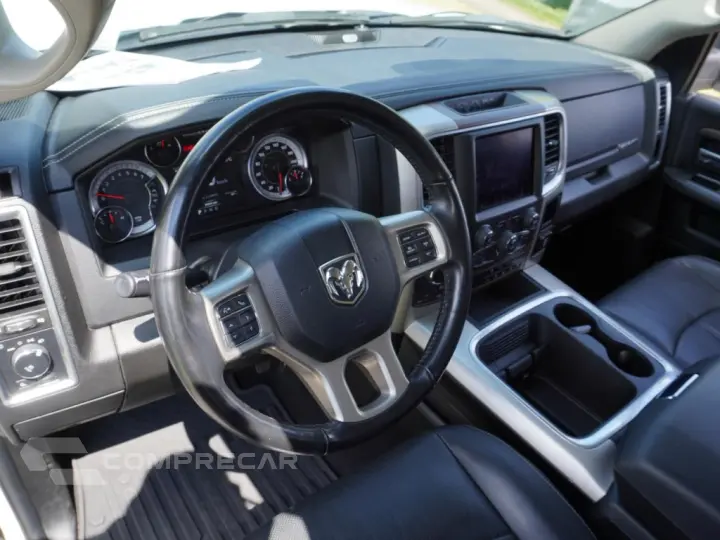 CLASSIC 5.7 V8 GASOLINA LARAMIE NIGHT EDITION CD 4X4 AUTOMÁT