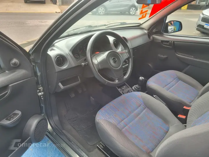 CELTA 1.0 MPFI Life 8V