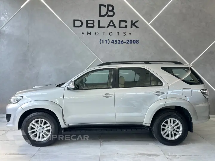 Hilux SW4 SRV D4-D 4x4 3.0 TDI Dies. Aut