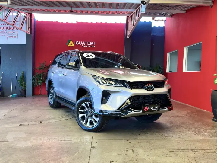 HILUX SW4 2.8 D-4D TURBO DIESEL DIAMOND 7L 4X4 AUTOMÁTICO