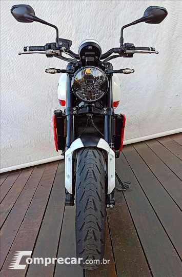 TRIDENT 660