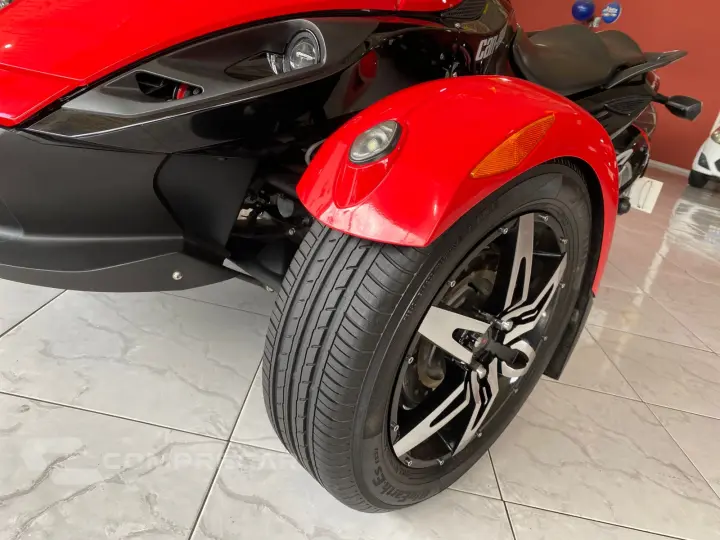 Triciclo Spyder 990 RS