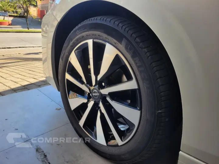 Sentra Advance 2.0 16V Aut.
