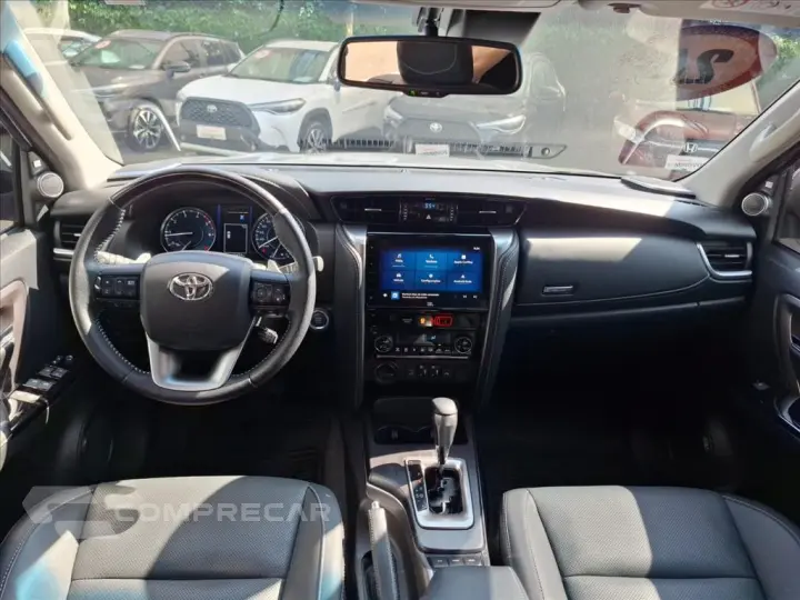 HILUX SW4 2.8 D-4D TURBO DIESEL SRX PLATINUM 7L 4