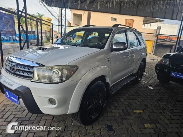 HILUX SW4 - 3.0 SRV 4X4 7 LUGARES 16V TURBO INTERCOOLER 4P A