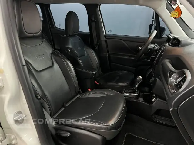 RENEGADE - 1.3 T270 TURBO LONGITUDE AT6