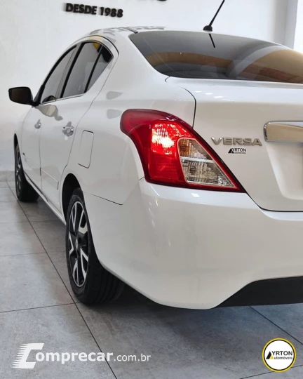 Versa Sedan 1.6 16V 4P UNIQUE FLEX