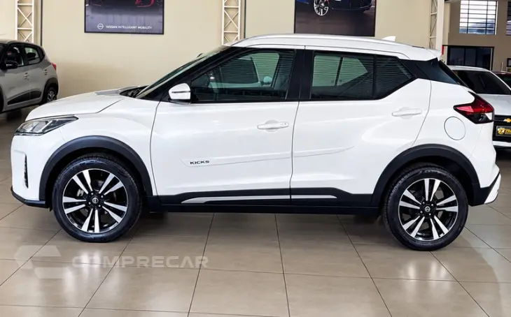 KICKS ADVANCE CVT