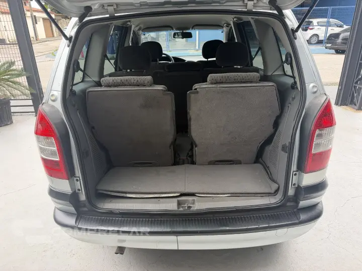 ZAFIRA 2.0 MPFI ELEGANCE 8V FLEX 4P AUTOMÁTICO