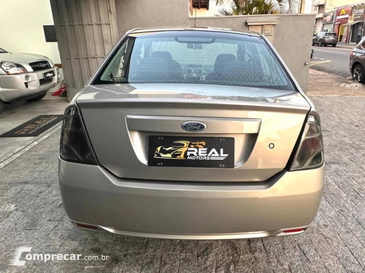 FIESTA 1.6 MPI Class Sedan 8V