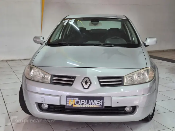 Megane Sedan Dynamique 1.6 16V (flex)