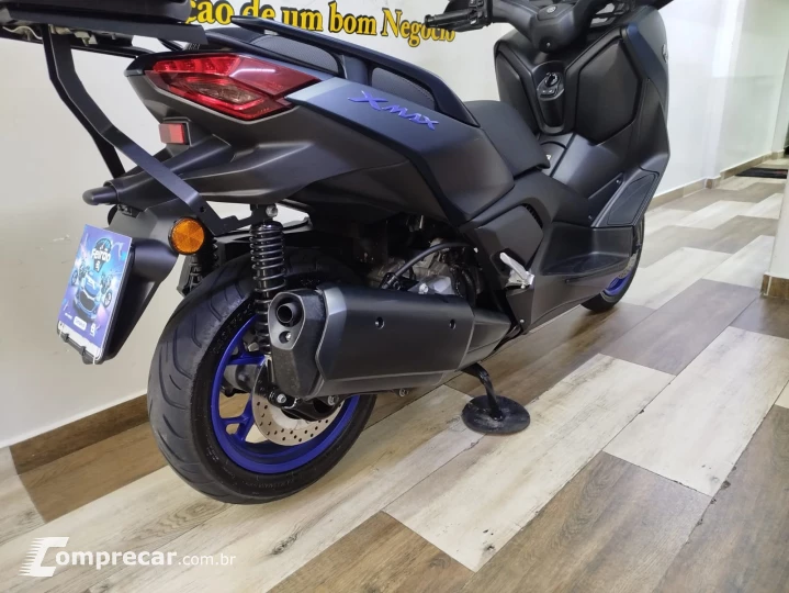 XMax 250 Connected