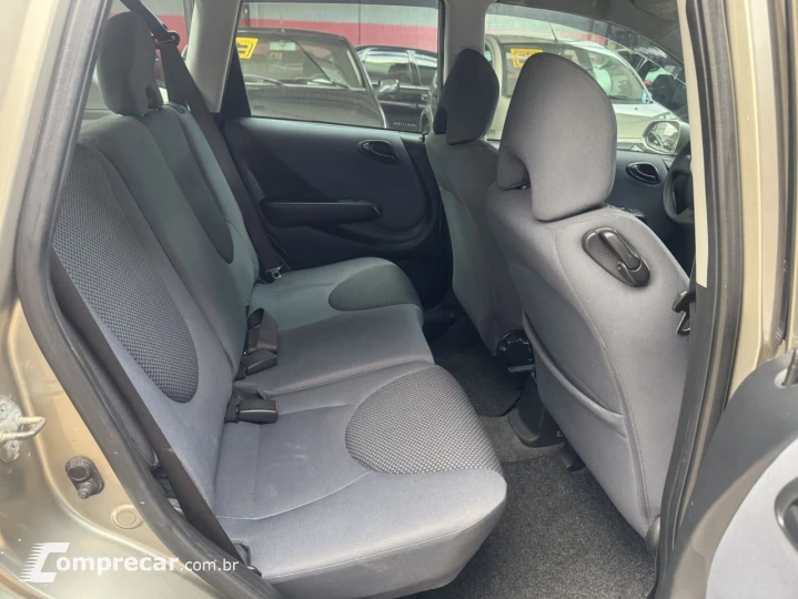 Fit 1.4 16V 4P LX FLEX