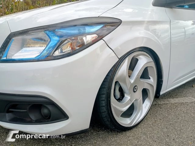 PRISMA - 1.4 MPFI LT 8V 4P MANUAL