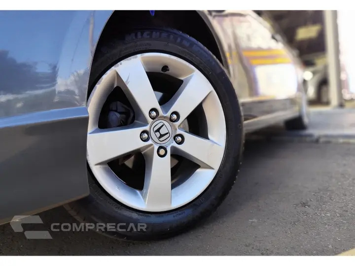 CIVIC 1.8 LXS 16V FLEX 4P AUTOMÁTICO