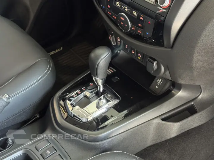 Frontier 2.3 16V PRO4X CABINE DUPLA 4X4 BI-TURBO DIESEL AUTO