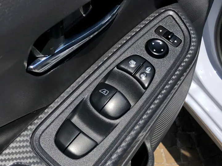 Versa 1.6 16V Flex Sense Xtronic