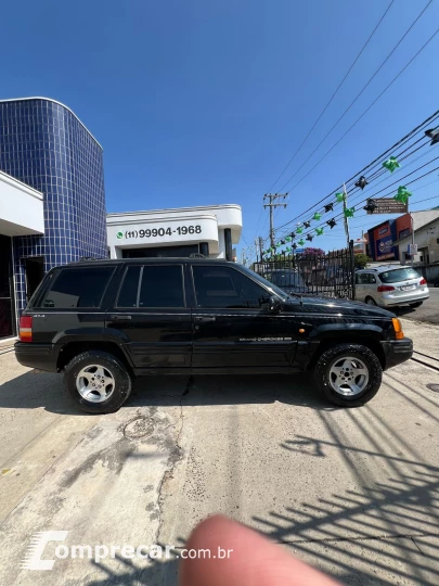 CHEROKEE 4.0 Laredo 4X4 6I 12V