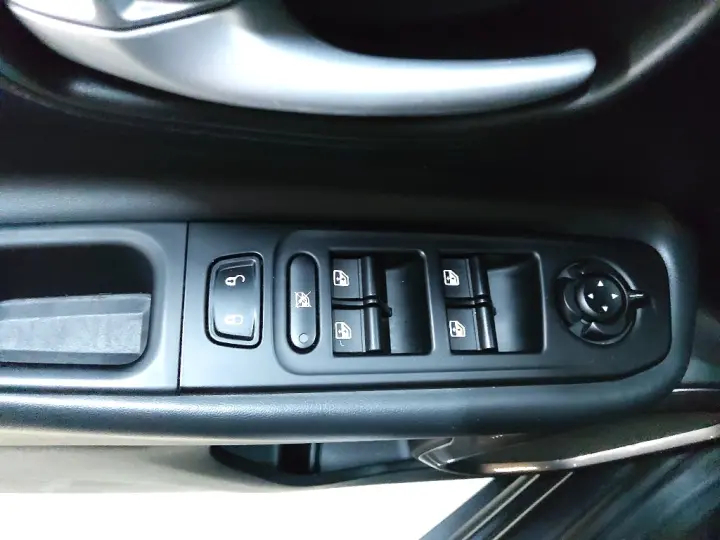 RENEGADE LONGITUDE  T270