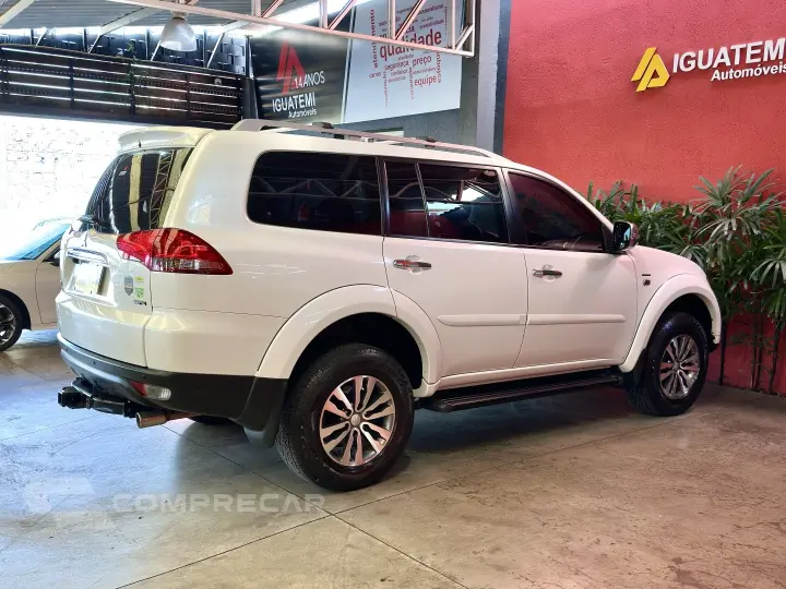 PAJERO 3.5 HPE 4X4 7 LUGARES V6 24V FLEX 4P AUTOMÁTICO