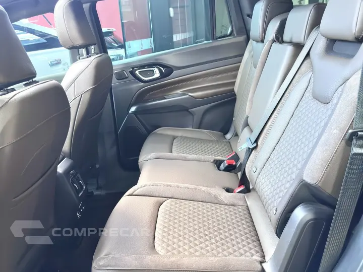 COMMANDER 1.3 T270 TURBO FLEX OVERLAND AT6