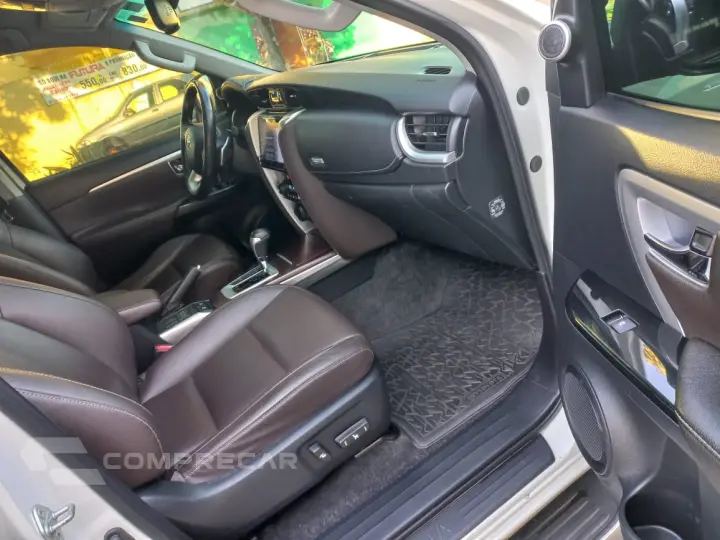 HILUX SW4 2.8 SRX 4X4 7 Lugares 16V Turbo Intercooler